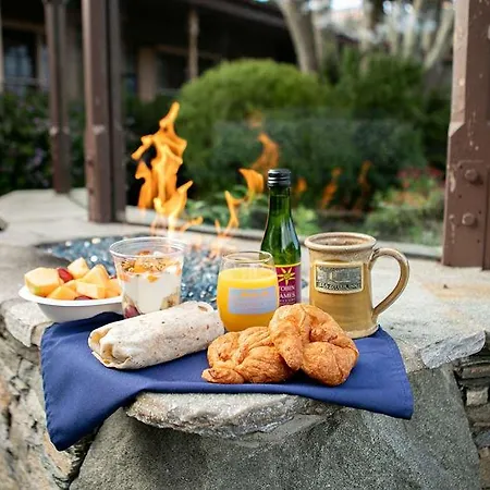 Sea Otter Inn 