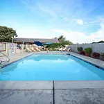 Sea Otter Inn 